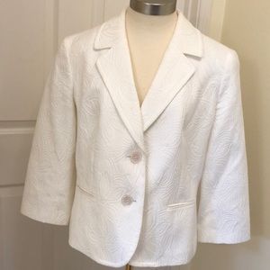 Talbot’s size 16 white blazer